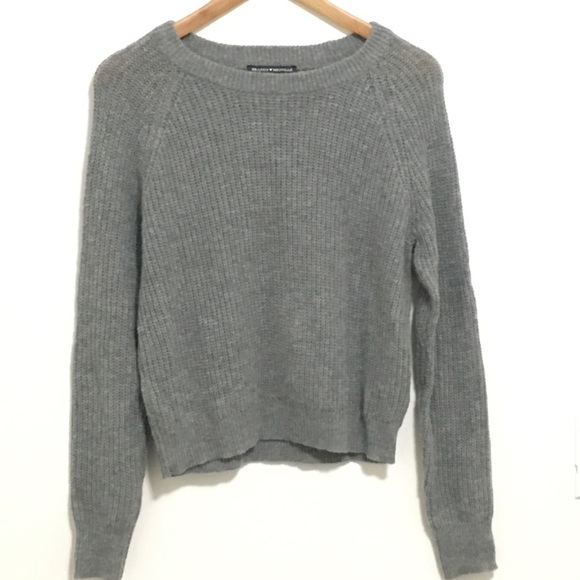 Brandy Melville Sweaters - Brandy Melville cropped gray sweater